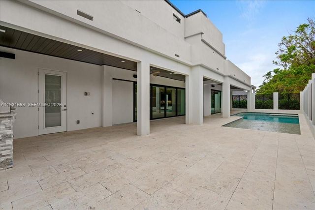 3800 Crayton Road, Naples, FL 34103