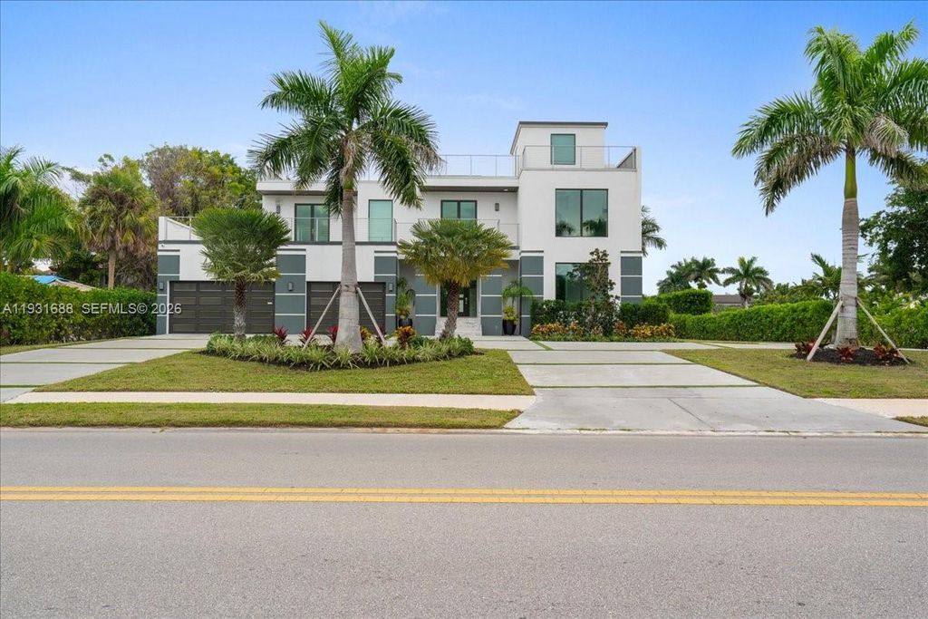 3800 Crayton Road, Naples, FL 34103