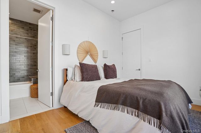 1009 Hancock Street 2R, Brooklyn, NY 11221