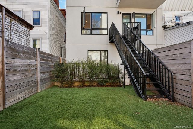 1009 Hancock Street 2R, Brooklyn, NY 11221
