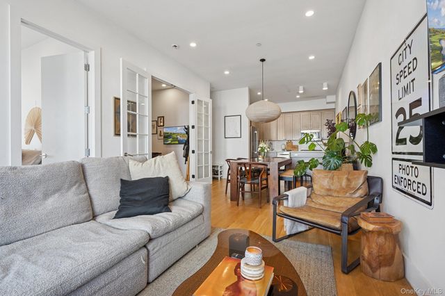 1009 Hancock Street 2R, Brooklyn, NY 11221