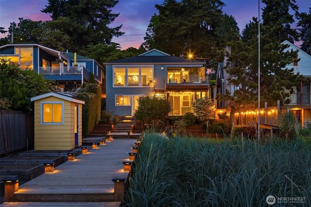 8917 Fauntleroy Way SW, Seattle, WA 98136