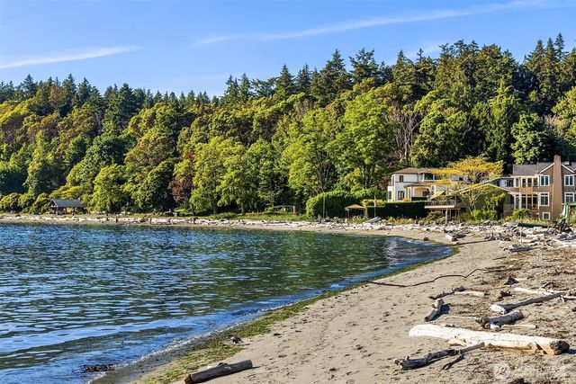 8917 Fauntleroy Way SW, Seattle, WA 98136