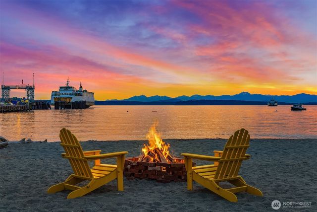 8917 Fauntleroy Way SW, Seattle, WA 98136