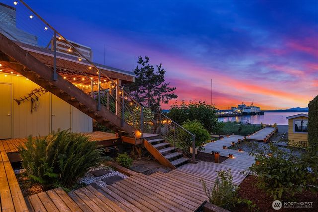 8917 Fauntleroy Way SW, Seattle, WA 98136