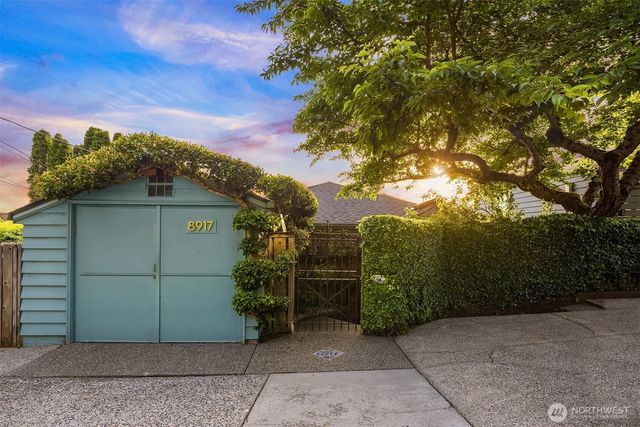 8917 Fauntleroy Way SW, Seattle, WA 98136