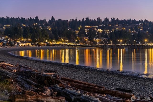8917 Fauntleroy Way SW, Seattle, WA 98136