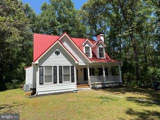 8376 SUMMERBEAM DR, King George, VA 22485