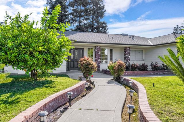 7656 N Hayston Avenue, Fresno, CA 93720