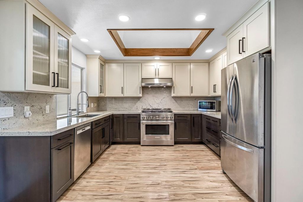 Image 14 of property listing at 7656 N Hayston Avenue, Fresno, CA 93720