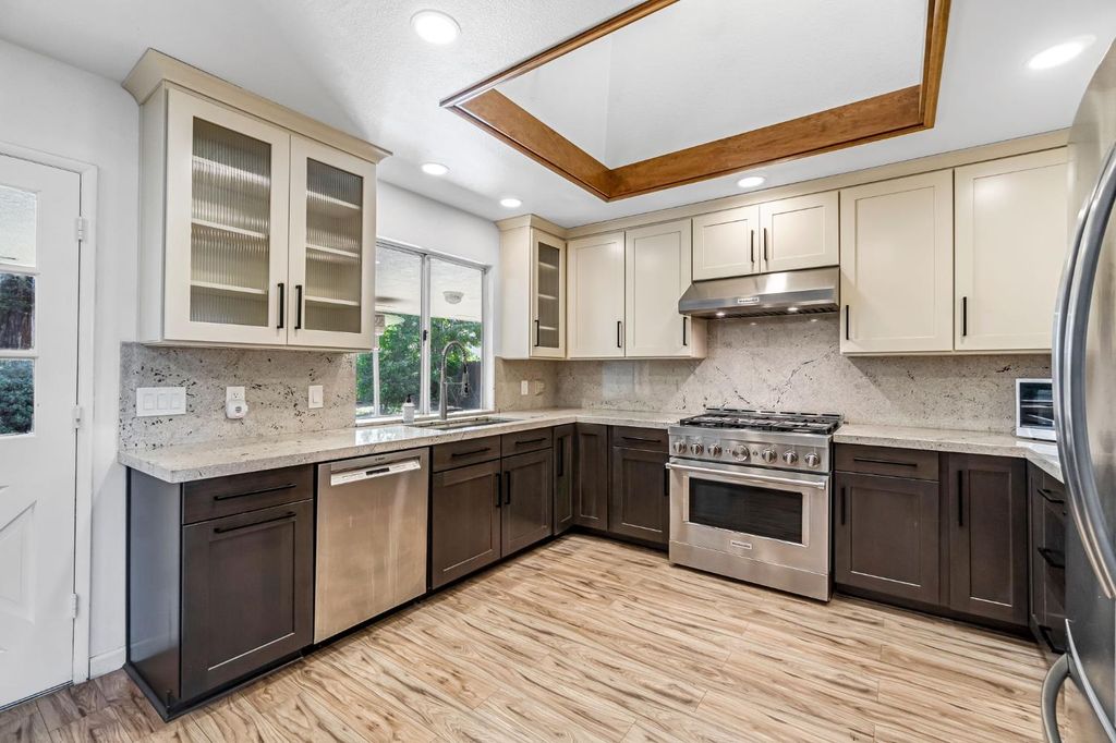 Image 15 of property listing at 7656 N Hayston Avenue, Fresno, CA 93720