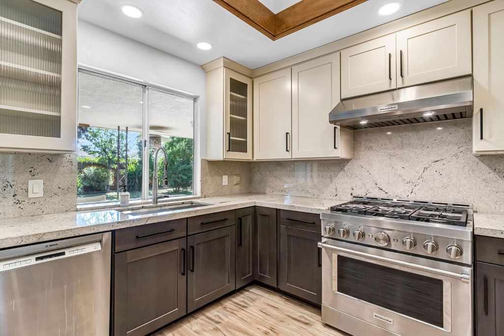 Image 18 of property listing at 7656 N Hayston Avenue, Fresno, CA 93720