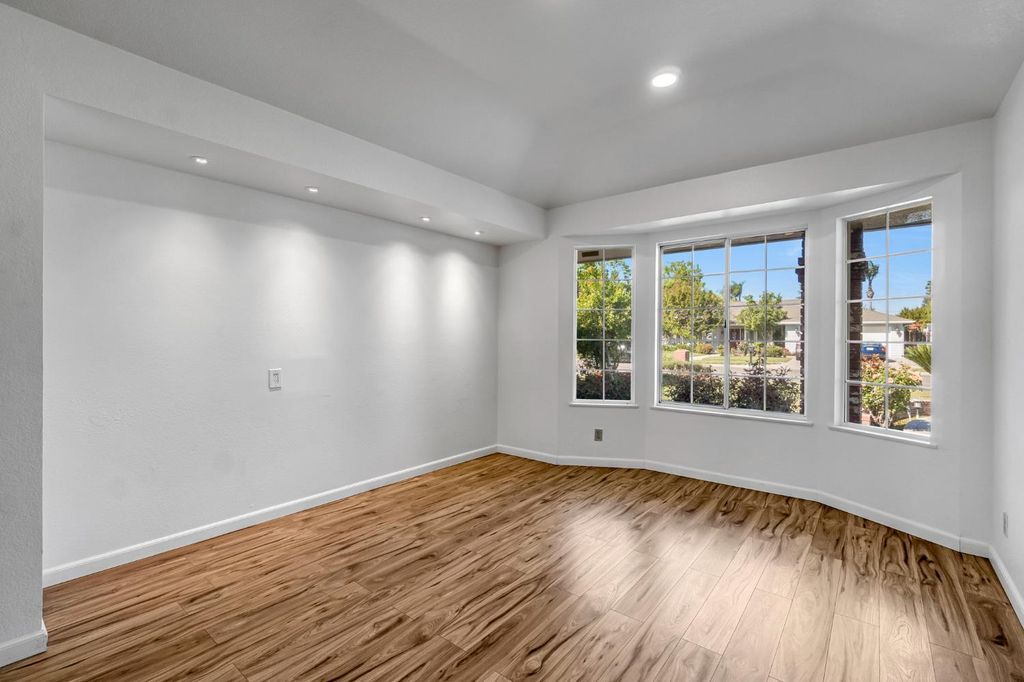 Image 21 of property listing at 7656 N Hayston Avenue, Fresno, CA 93720