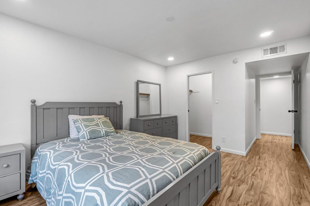 Image 30 of property listing at 7656 N Hayston Avenue, Fresno, CA 93720