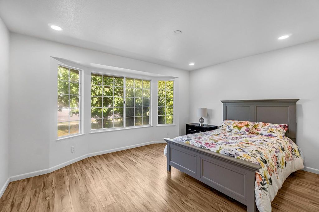 Image 33 of property listing at 7656 N Hayston Avenue, Fresno, CA 93720