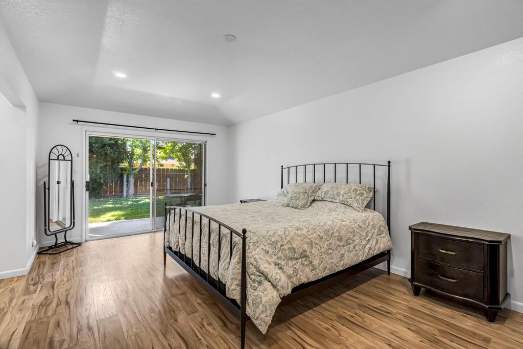 Image 37 of property listing at 7656 N Hayston Avenue, Fresno, CA 93720