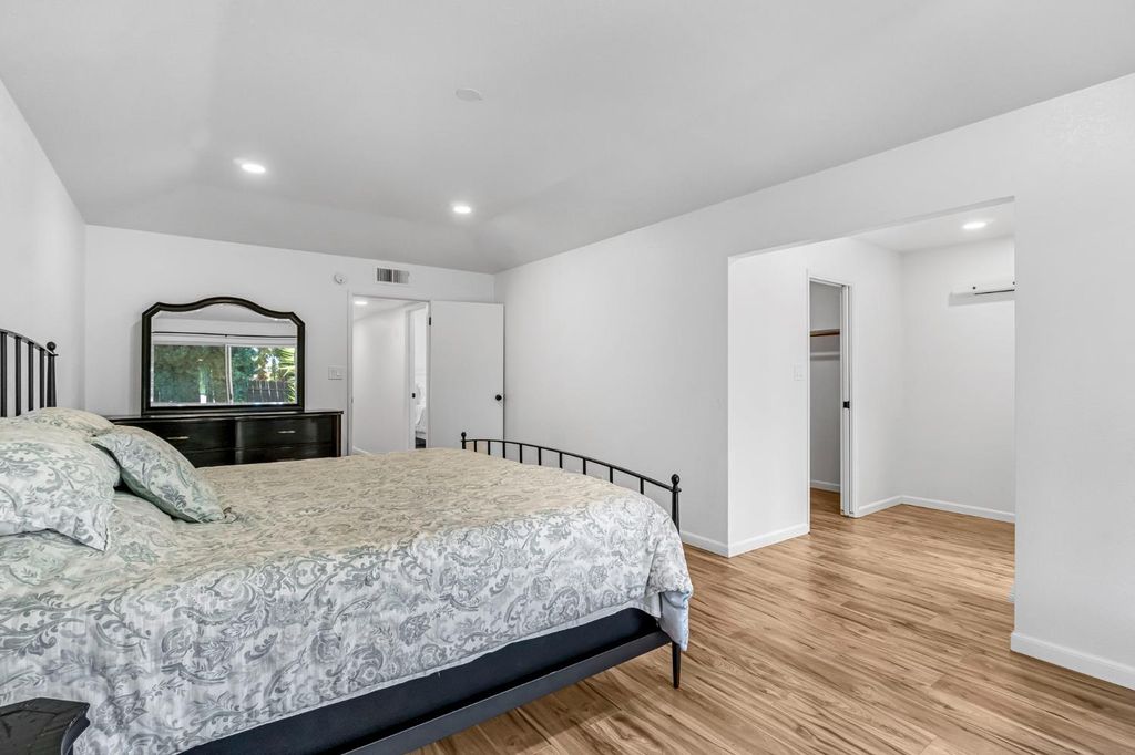 Image 38 of property listing at 7656 N Hayston Avenue, Fresno, CA 93720