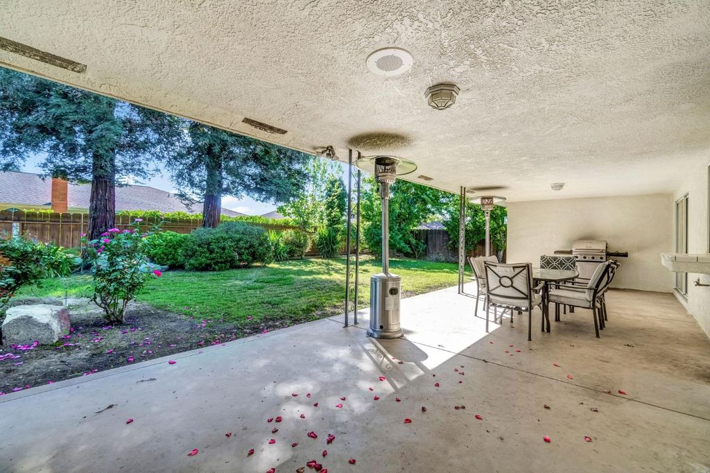 Image 42 of property listing at 7656 N Hayston Avenue, Fresno, CA 93720