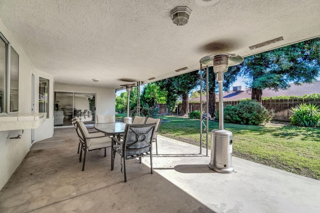 Image 43 of property listing at 7656 N Hayston Avenue, Fresno, CA 93720