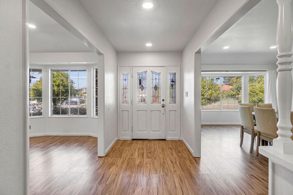 Image 5 of property listing at 7656 N Hayston Avenue, Fresno, CA 93720