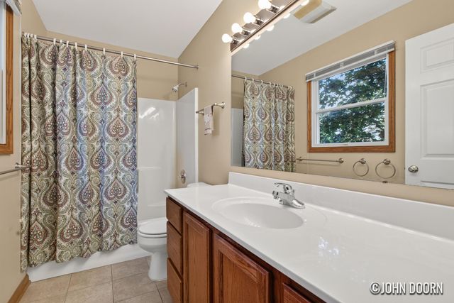 4808 Paramount Drive NE, Grand Rapids, MI 49525