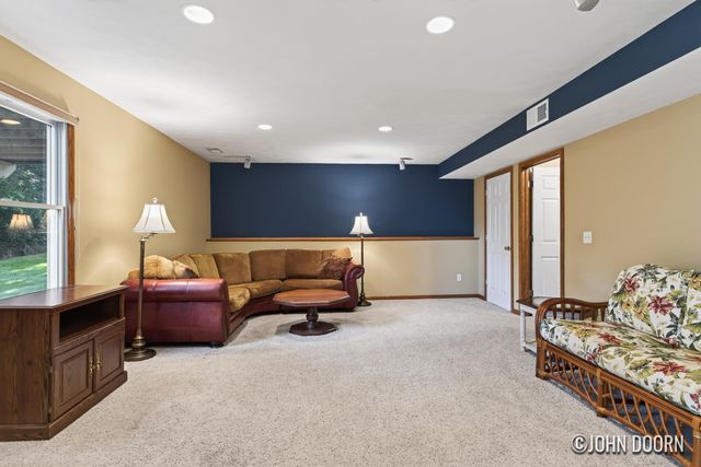4808 Paramount Drive NE, Grand Rapids, MI 49525