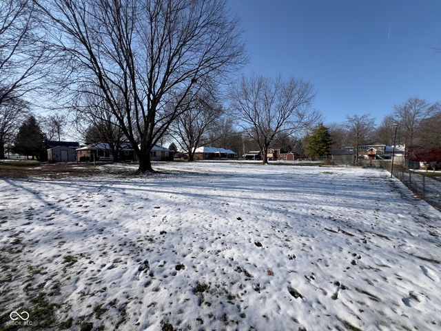 7674 Deerfield Drive, Greenfield, IN 46140