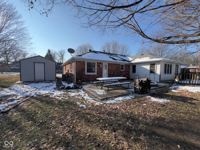 7674 Deerfield Drive, Greenfield, IN 46140