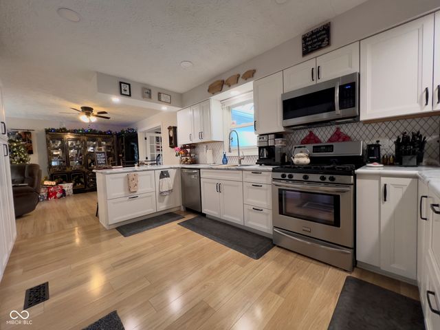 7674 Deerfield Drive, Greenfield, IN 46140