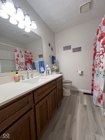 7674 Deerfield Drive, Greenfield, IN 46140