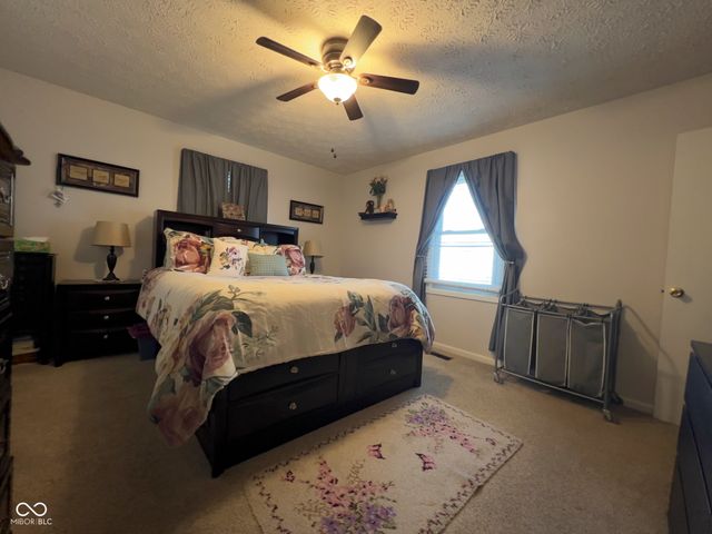 7674 Deerfield Drive, Greenfield, IN 46140