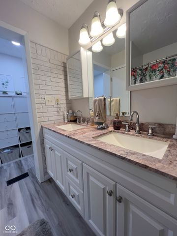 7674 Deerfield Drive, Greenfield, IN 46140