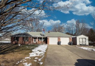 7674 Deerfield Drive, Greenfield, IN 46140