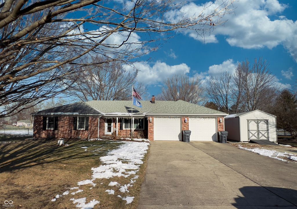 7674 Deerfield Drive, Greenfield, IN 46140
