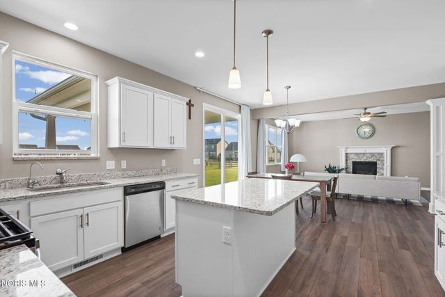 199 Valley Hall Drive, Perrysburg, OH 43551