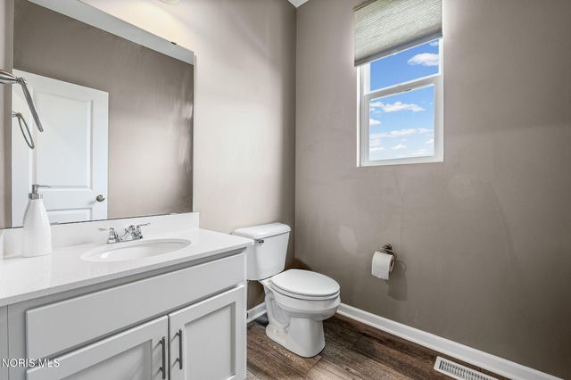 199 Valley Hall Drive, Perrysburg, OH 43551