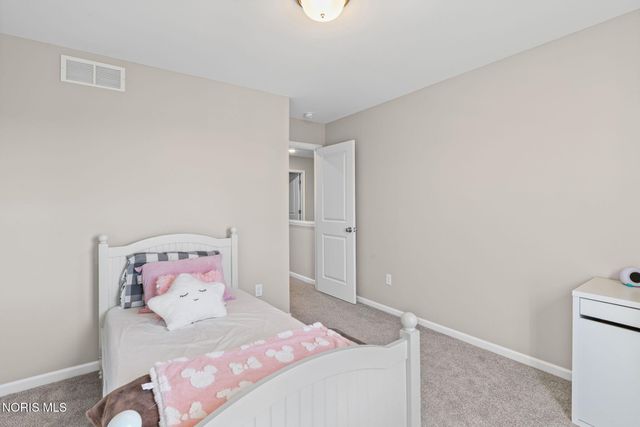 199 Valley Hall Drive, Perrysburg, OH 43551