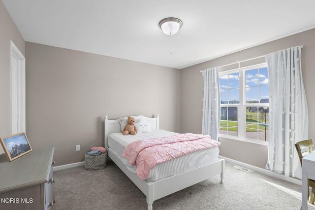 199 Valley Hall Drive, Perrysburg, OH 43551
