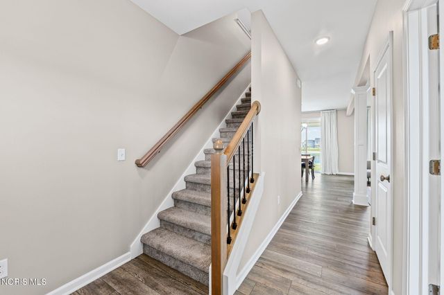199 Valley Hall Drive, Perrysburg, OH 43551