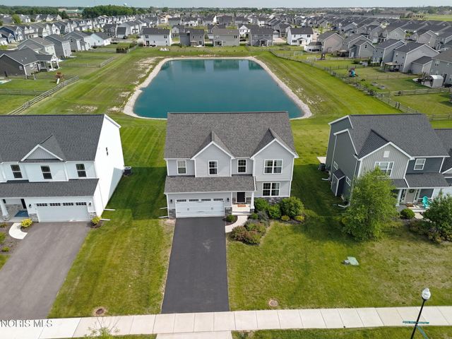 199 Valley Hall Drive, Perrysburg, OH 43551
