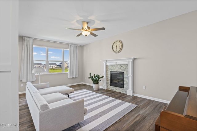199 Valley Hall Drive, Perrysburg, OH 43551