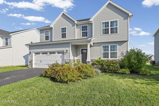 199 Valley Hall Drive, Perrysburg, OH 43551