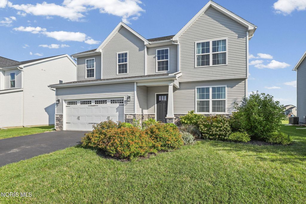 199 Valley Hall Drive, Perrysburg, OH 43551