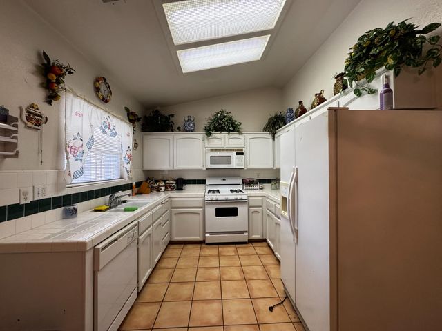 435 Blueridge Drive, Madera, CA 93637