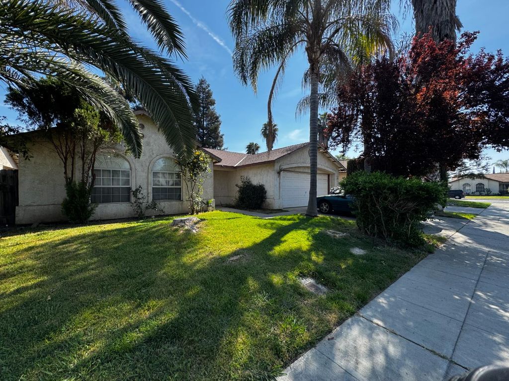 435 Blueridge Drive, Madera, CA 93637