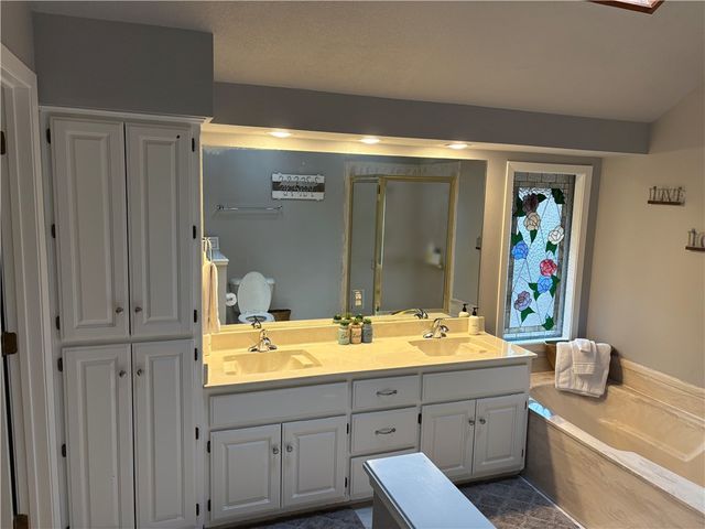 80 Mayfair Drive, Bella Vista, AR 72715