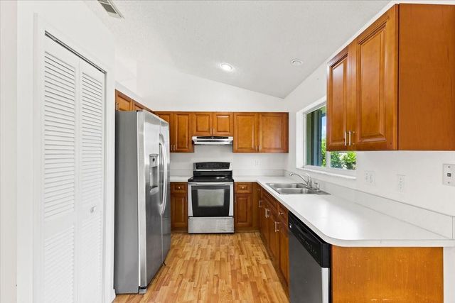 2923 SE Bella Rd, Port St Lucie, FL 34984