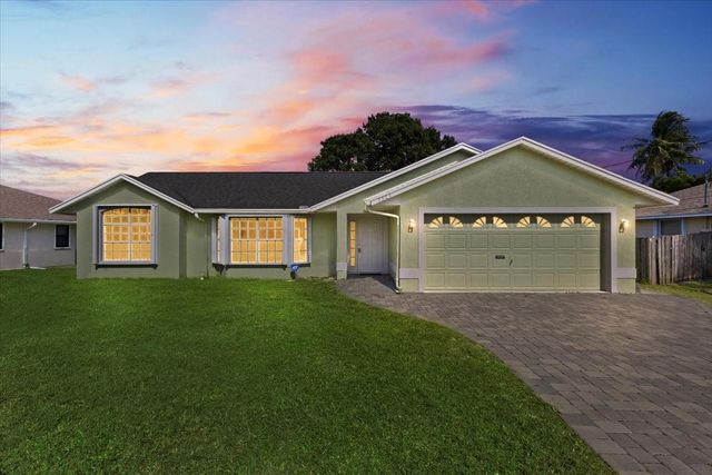 2923 SE Bella Rd, Port St Lucie, FL 34984