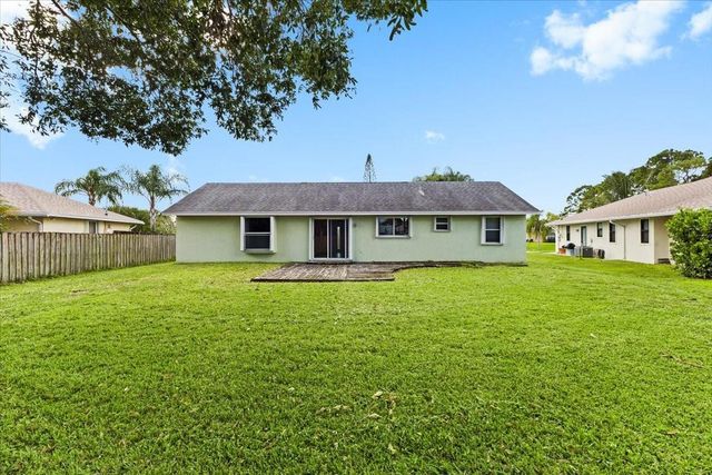 2923 SE Bella Rd, Port St Lucie, FL 34984