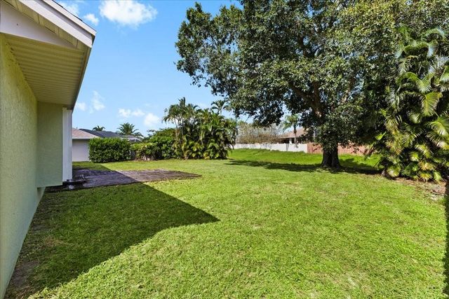 2923 SE Bella Rd, Port St Lucie, FL 34984